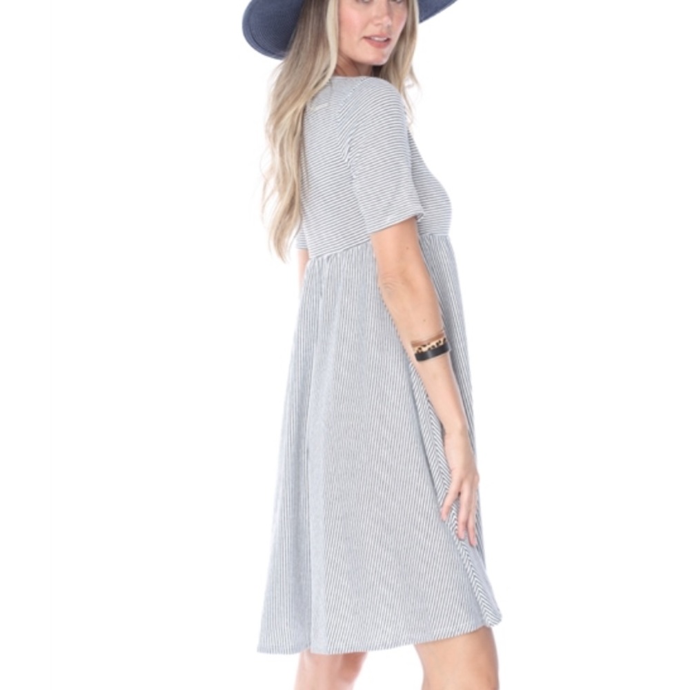 ❤️NEW White Striped Fit and Flare Dress With Pockets - Picture 6 of 11